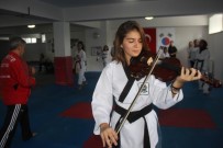 AVRUPA ŞAMPİYONU - Minderin Tozunu, Kulakların Pasını Alıyorlar