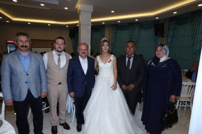 Vali Çakacak, Şehit Fatih Dalgıç'ın Kız Kardeşinin Düğün Törenine Katıldı