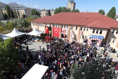 Erzurum'da 178 Bin 860 Öğrenci Ders Başı Yaptı