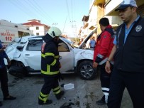 TRAFİK IŞIĞI - Gediz'de Trafik Kazası Açıklaması 1 Yaralı