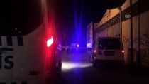 İzmir'de Silahlı Kavga Açıklaması 4 Yaralı