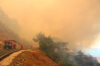 Kumluca'da Başlayan Yangın, Adrasan'a Yayıldı