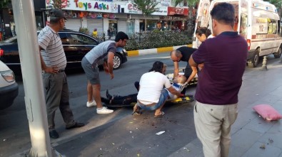 Manavgat'ta Motosiklet Kamyonete Çarptı Açıklaması 1 Yaralı