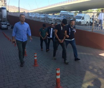 Yaşlı Çiftin 344 Bin TL'sini Dolandıran Sahte Polisler Yakalandı