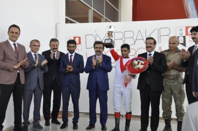 Diyarbakır'da 'Karpuz Kupası' Koşusu Yapıldı