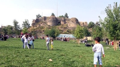 Diyarbakır'ın 'Kalbi'ne Kazma Vuruldu