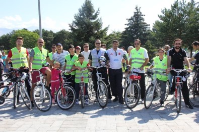 Erzincan'da Sağlıklı Yaşam İçin Bisiklet Turu Düzenlendi