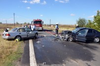 ALPULLU - Hayrabolu'da İki Otomobil Çarpıştı  Açıklaması 1 Ölü,1 Yaralı