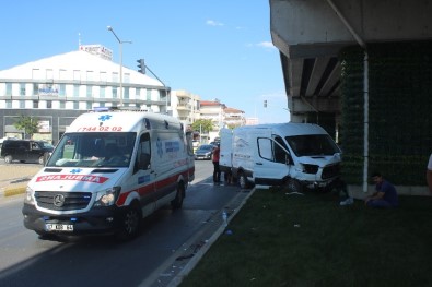 Manavgat'ta Trafik Kazaları Açıklaması 3 Yaralı