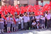 SERKAN YILDIRIM - Miniklerin 'Hep Seninleyiz Türkiye' Marşıyla Yaptıkları Gösteri Büyük Beğeni Topladı