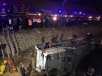 Otobüs Su Kanalına Devrildi Açıklaması  7 Ölü, 25 Yaralı