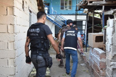 Antalya'da Uyuşturucu Operasyonu Açıklaması 30 Gözaltı