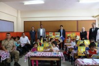 EĞİTİM YILI - Başkan Özyavuz, Öğrencilere Kitap Dağıttı