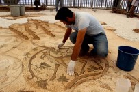 TEKSTİL MALZEMESİ - Bölgenin En Büyük Mozaiği Restore Ediliyor