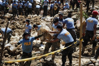 Filipinler'deki Mangkhut Tayfununda Ölü Sayısı 81'E Yükseldi