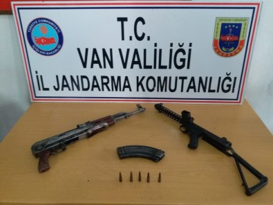 Özalp'ta PKK'lı Teröristlere Ait Silah Ve Mühimmat Ele Geçirildi