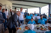 VAN GÖLÜ - Vali Zorluoğlu Gençlerle Bir Araya Geldi