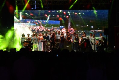 İzmir'den Barış Şarkıları Yankılandı
