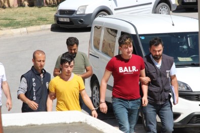 Karaman'da Parkta Oturanlara Ateş Eden 2 Kişi Tutuklandı