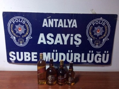 Antalya'da Büfe Hırsızları Yakalandı