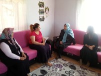 KIRTASİYE MALZEMESİ - Bayan Kamçı Hacılar İlçesinde