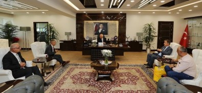 Beyşehirliler Başkan Yaşar'ı Ziyaret Etti