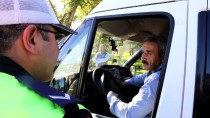 CAN GÜVENLİĞİ - Cezaya Müsamaha İsteyen Şoföre Polisten 'Kural Dersi'