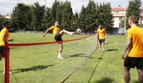 LEVENT ŞAHİN - Galatasaray Ayak Tenisi Oynadı