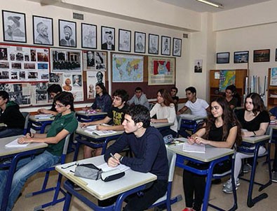 Milli Eğitim Bakanlığı'ndan liseler için yeni yaş düzenlemesi