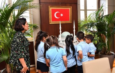 Minik Öğrencilerden Başkan Demircan'a Ziyaret
