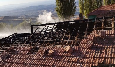 Sungurlu'da Köy Yangını