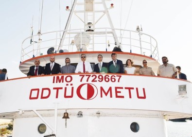 Vali Su, 'Bilim 2' Gemisini İnceledi