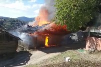 YANGIN RAPORU - Az Kalsın Tüm Mahalle Yanacaktı