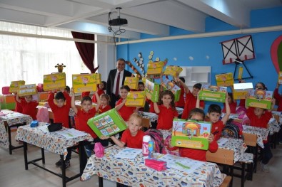 Başkandan Öğrencilere 'Eğitim Seti'