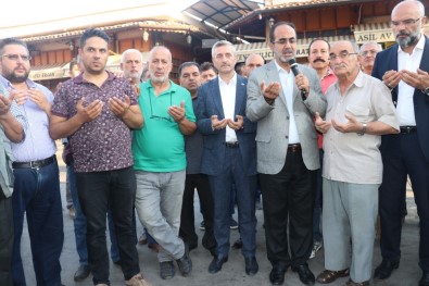 Gaziantep'te İş Yerleri Sabah Namazının Ardından Dualarla Açılıyor