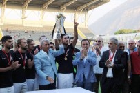 MANISASPOR - Manisaspor'un Kasap Borcu, Kupalarına Haciz Getirdi