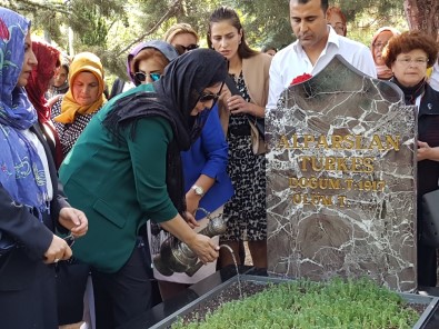 MHP'li Kadınlar Başkent'te Buluştu