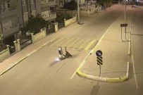 Motosiklet, Sürücüsüyle Birlikte 20 Metre Savruldu