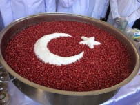 İSMAIL ERDEM - Sancaktepe'de Cuma Namazı Sonrası Vatandaşlara 8 Bin Adet Aşure İkram Edildi