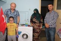 SOSYAL GÜVENLIK KURUMU - Yokluk İçindeki Türkmen Annenin Evine 15 Bin Liralık Eşya Bağışladılar
