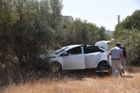 ZEYTINLIK - Ağaca Çarpan Otomobilde Bıçaklanmış Olarak Bulundu, Hastanede Öldü