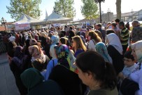 HİLMİ YAMAN - Ankaralılar 5 Bin Kişilik Aşure Dağıttı