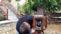 MEHMET YıLMAZ - Baba Yadigarı Fotoğraf Makinesine Gözü Gibi Bakıyor
