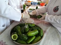 Gastronomi Kenti Hatay'da Dolmalık Ve Turşuluk Salatalıklar Kışa Hazırlanıyor