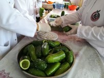 BÜLENT UYGUR - Gastronomi Kenti Hatay'da Dolmalık Ve Turşuluk Salatalıklar Kışa Hazırlanıyor