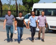 İŞİTME ENGELLİ - Kornayı Duymayan İşitme Engelli Kadını Darp Ettiği İddia Edilen 2 Şüpheli Adliyeye Sevk Edildi