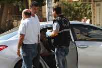 İSMAIL ŞAHIN - Sivil Polis, Kendisine Kesici Aletle Saldırdığı İddia Edilen Bir Kişiyi Ayağından Vurdu