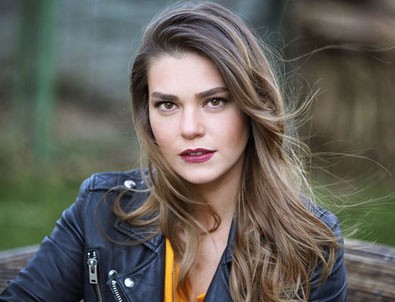 Aslı Enver ateş püskürdü: Devamlı evli ve çocuklu kişilerle...