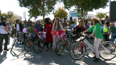 Elazığ'da 'Süslü Kadınlar Bisiklet Turu' Etkinliği