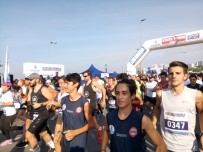 CADDEBOSTAN - İstanbul'u Koşuyorum Yarışları Renkli Görüntülere Sahne Oldu